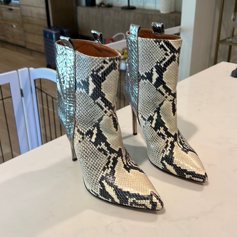 PARIS TEXAS Booties Snake/Silver Metallic size 6.5